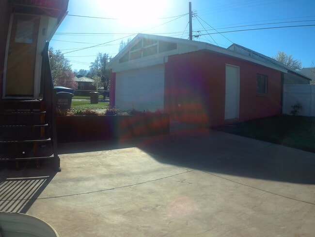 Building Photo - 4 Bed Beautiful Refurbished Sugarhouse Home
