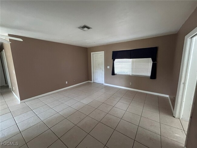 Building Photo - 13432 First St