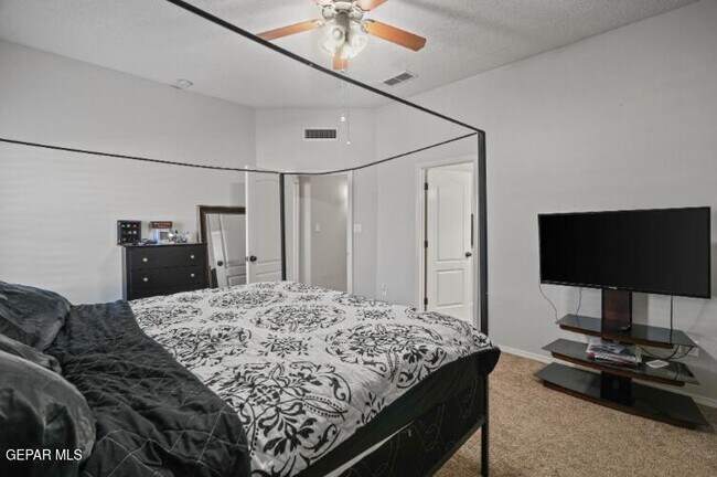 Building Photo - 3240 Bell Point Dr