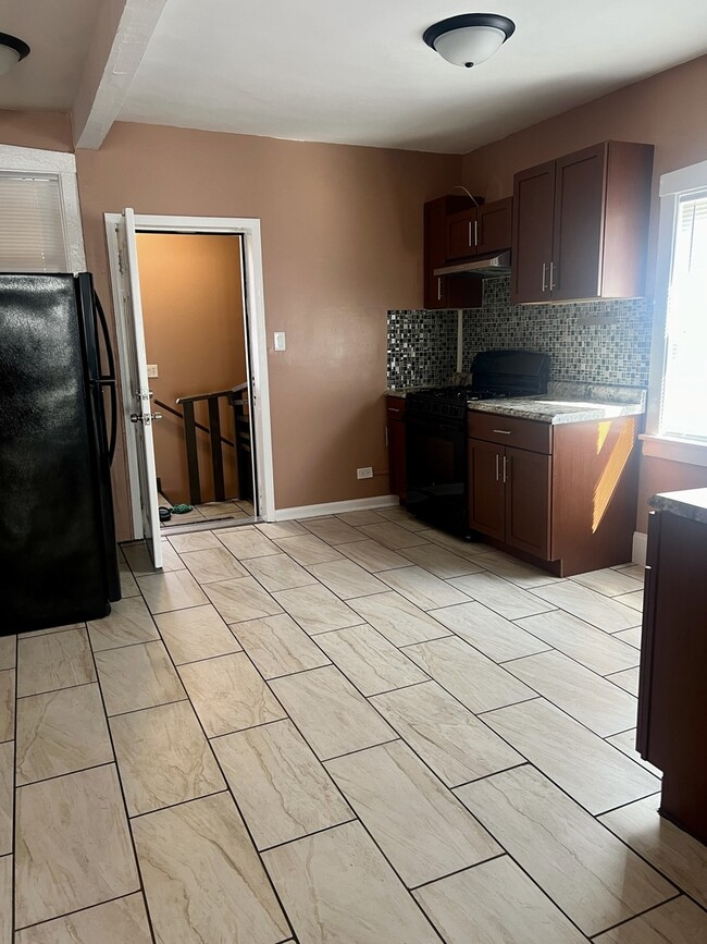 Building Photo - 47 S 20th Ave