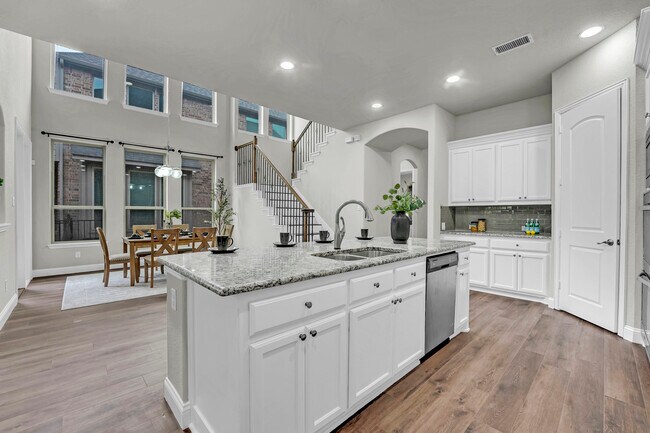 Building Photo - 1549 Sonnet Dr