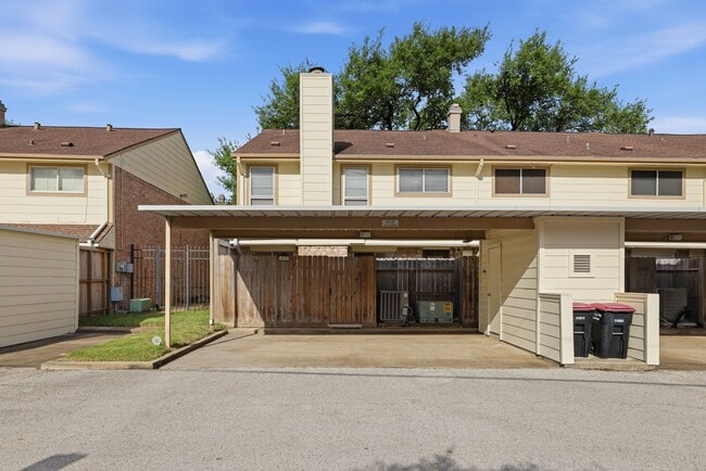 Building Photo - 14121 Lost Meadow Ln