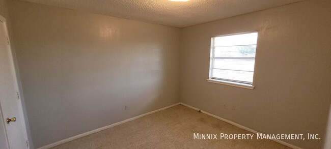 Building Photo - 636 S Crosby St