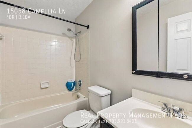 Building Photo - 15058 Camellia Ln