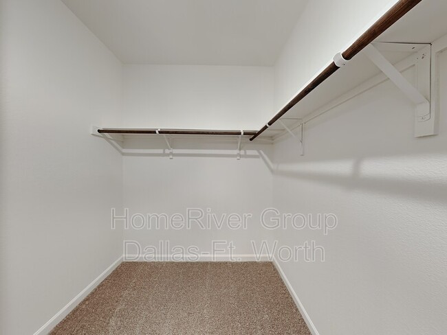 Building Photo - 424 Dove Creek Ln