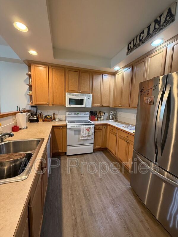 Building Photo - 4654 Celia Way