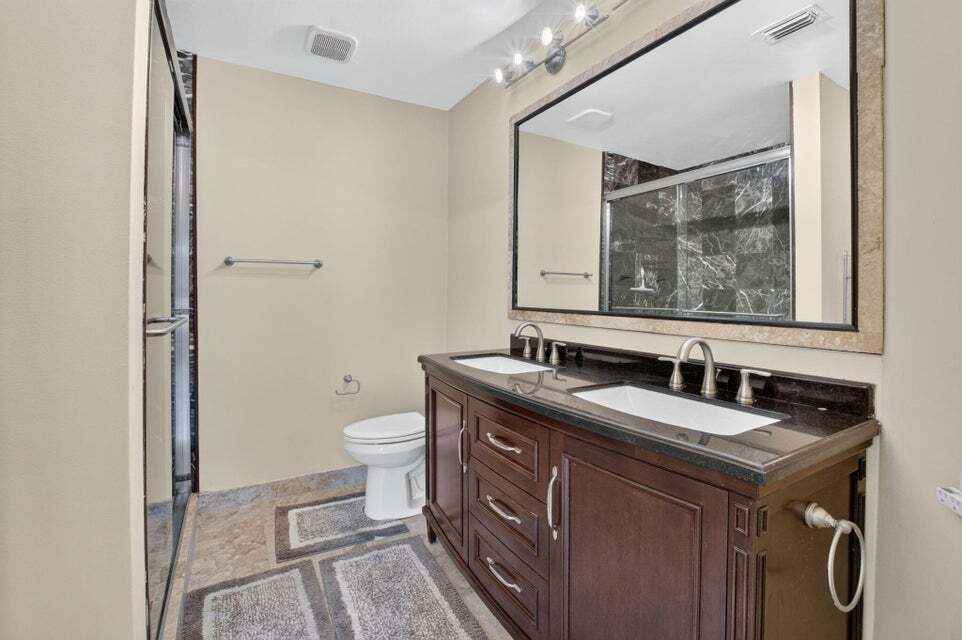 Masterbathroom - 8108 Summer Shores Dr