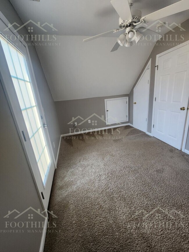 Building Photo - 235 Harbor Dr