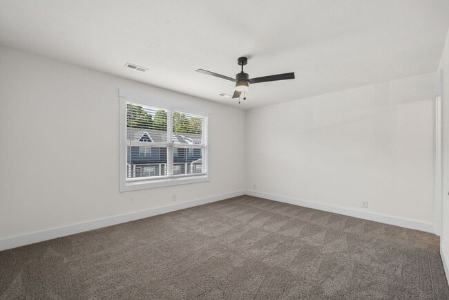 Building Photo - Pet Friendly Two Bedroom!