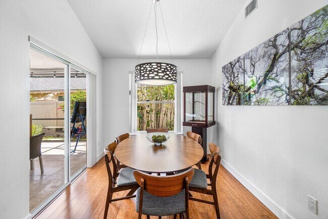 Building Photo - 2470 Sandstone Ct