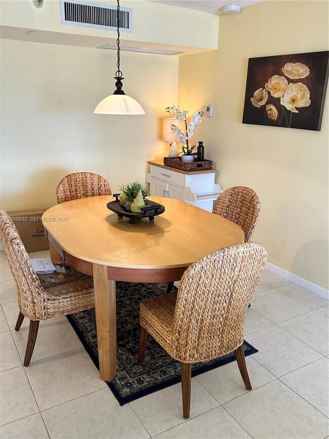 Building Photo - 3530 Mystic Pointe Dr