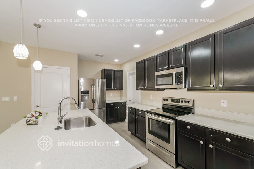 Building Photo - 10514 Whispering Hammock Dr