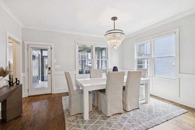 Building Photo - 2310 Vaulx Ln