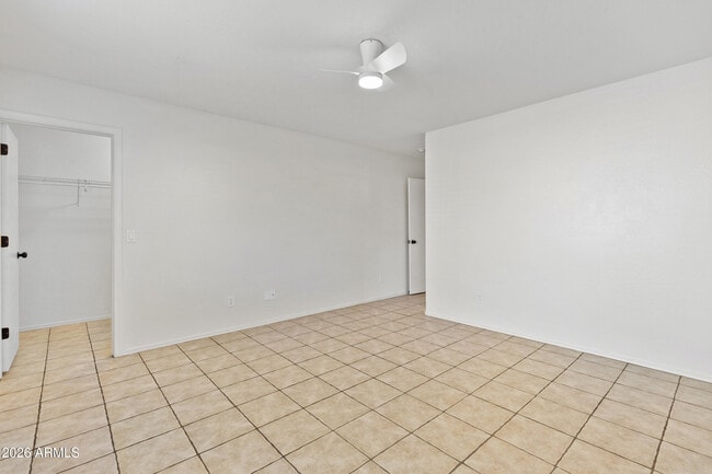 Building Photo - 10054 E Crescent Ave