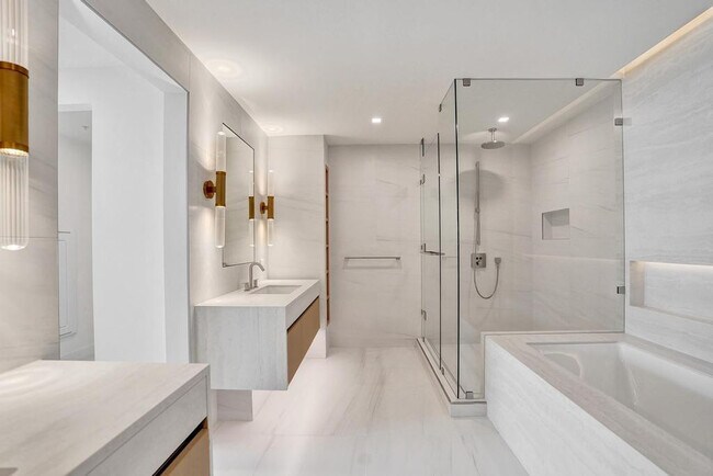 Building Photo - 900 N Ocean Blvd