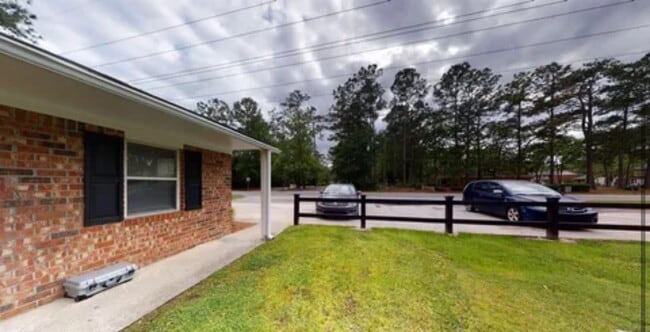 Building Photo - 548 Orangeburg Rd