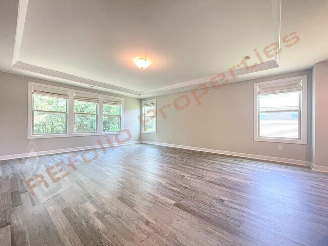 Building Photo - Gorgeous 5 Bedroom Home with First Floor In-law Suite & 3 Car Garage, Golf Course, Pool, Tennis a...