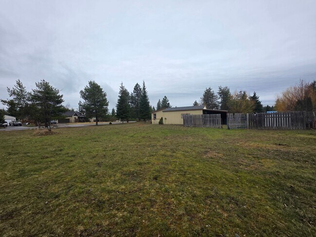 Building Photo - 32721 10th Ave