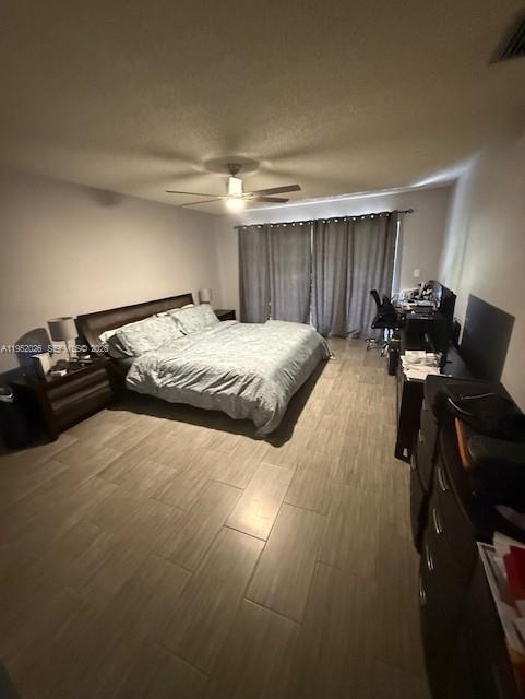 Building Photo - 330 Lakeside Ct