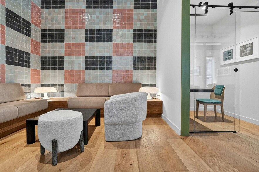 Building Photo - 11 NE 6th St