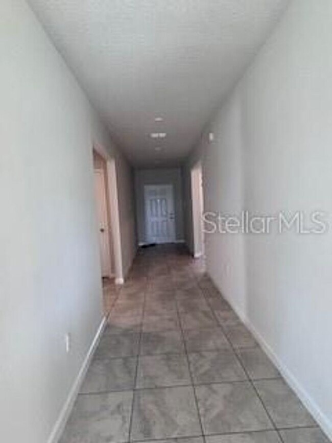 Building Photo - Haines City Charmer