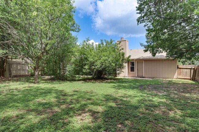Building Photo - 656 Mairo St