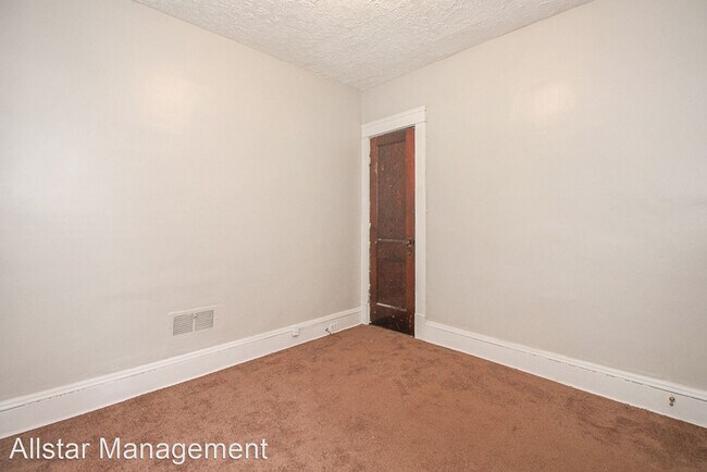 Building Photo - 2 br, 1 bath House - 11808 Parkhill Avenue Up