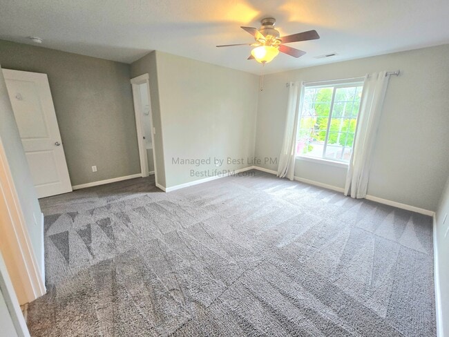 Building Photo - 17923 SW Niks Dr
