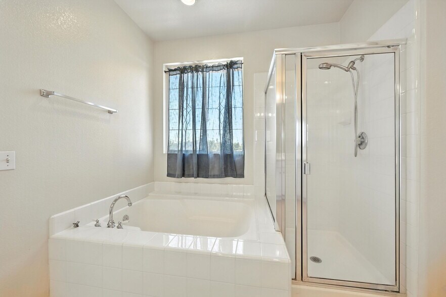 Building Photo - 4708 Driftwood Way