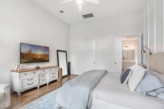 Building Photo - 12310 May Pop Path