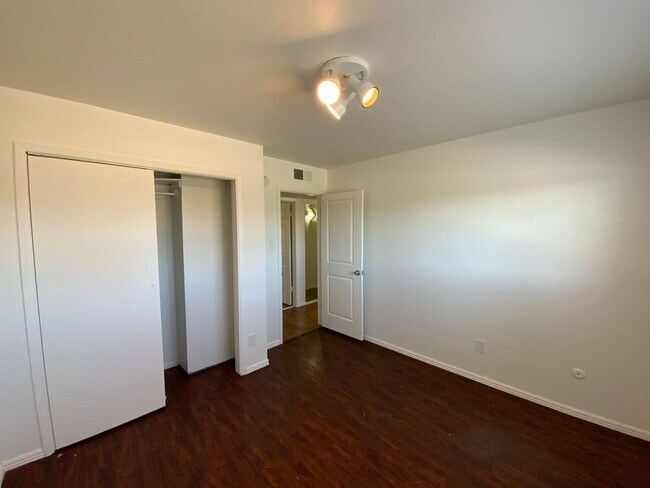 Building Photo - 5 Bedroom Single Story Home Available Near Snow Vista Blvd SW & Gibson Blvd!