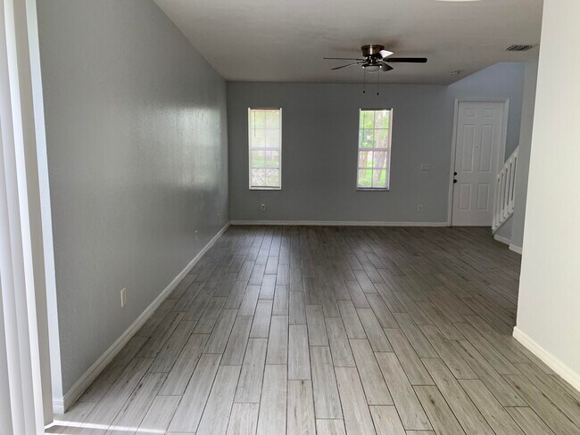 Building Photo - 2155 SE Bell Isle Dr