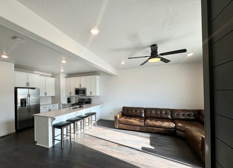 Building Photo - 967 W Tiffany Dale Way