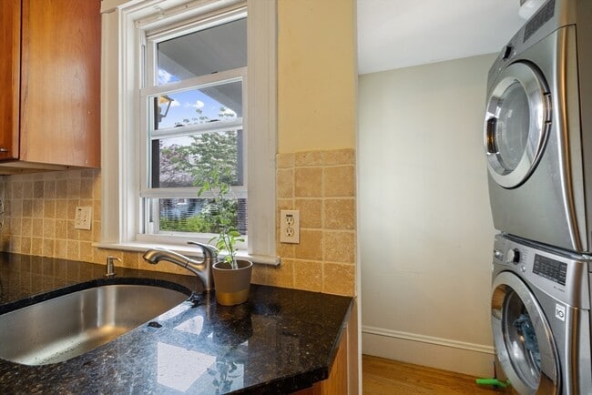 Building Photo - 29 Worcester St