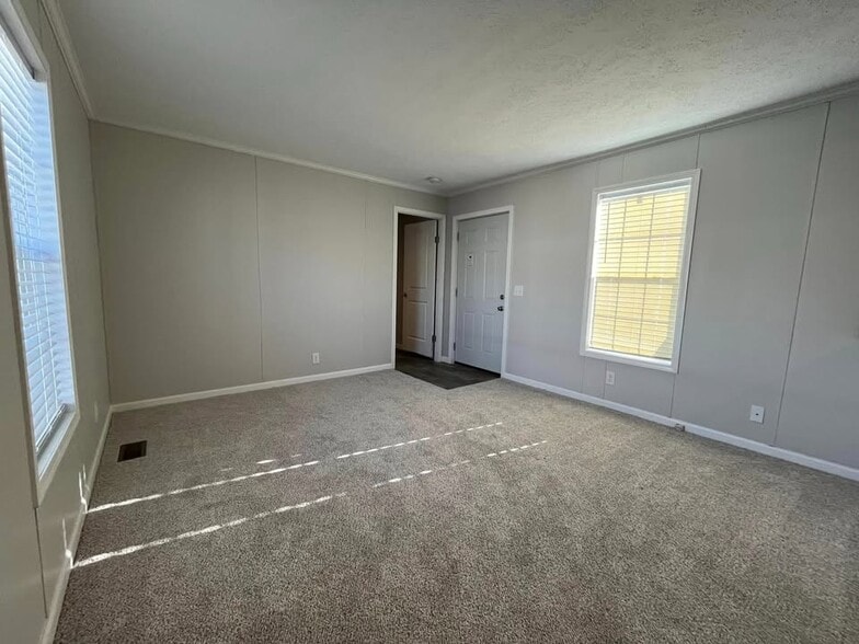 Building Photo - 1915 SW 12th St