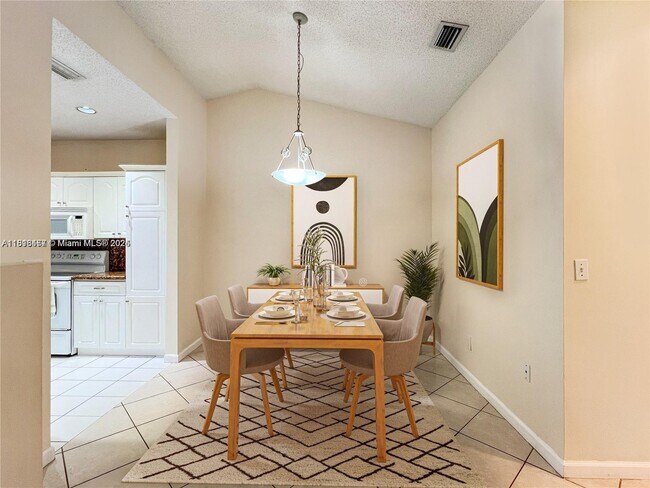 Building Photo - 16356 Malibu Dr