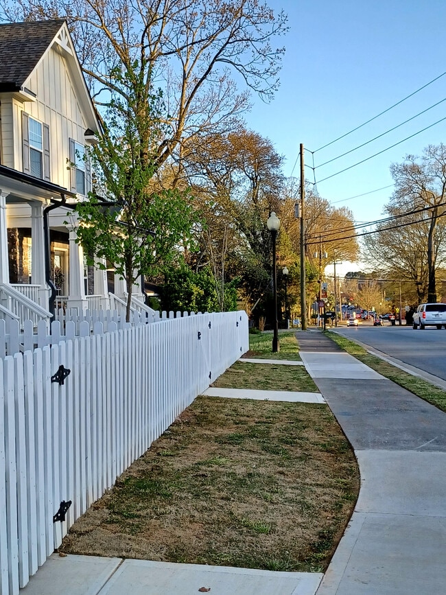 Building Photo - 3047 Windover Ln