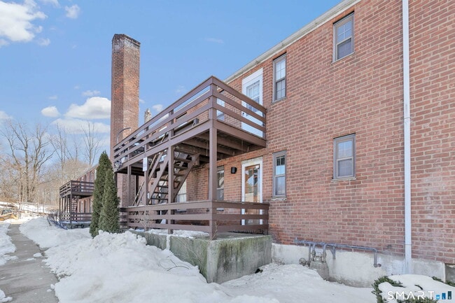 Building Photo - 33 Nob Hill Cir