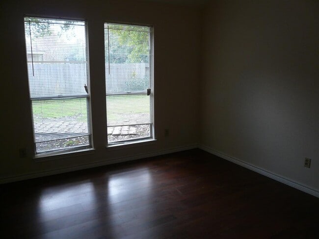 Building Photo - 21603 Meadowhill Dr