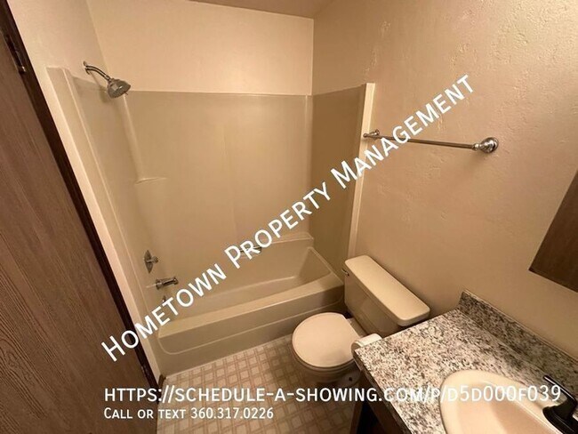 Building Photo - 2 Bedroom 1 Bath Duplex in Hawks Prairie. ...