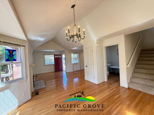 Building Photo - Updated 3 Bedroom in Pacific Grove!