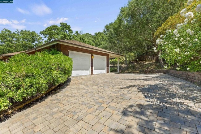 Building Photo - 1754 Reliez Valley Rd