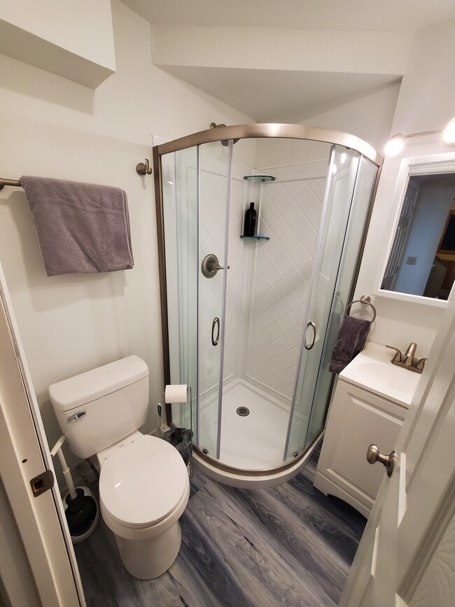 Bathroom - 1020 E 1275 N