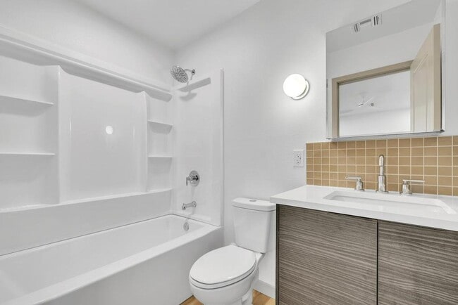 Building Photo - Completely Remodeled 6 bedroom/4 bath Home with New Pool