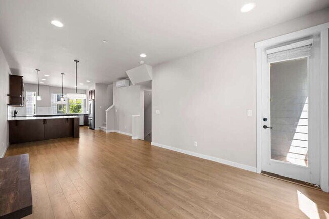 Building Photo - 13717 Admiralty Way
