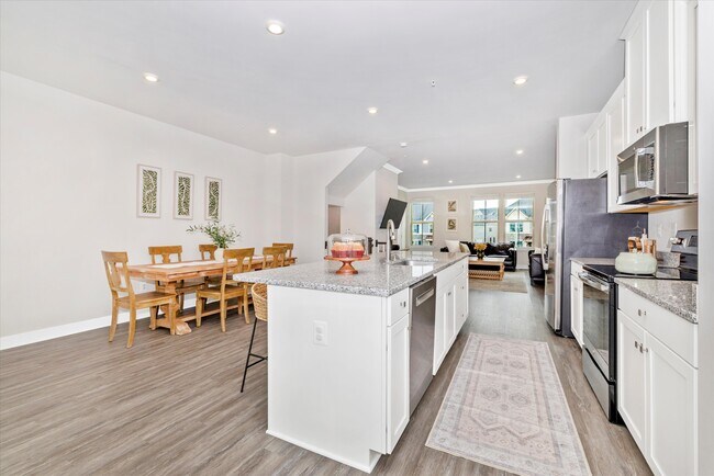 Building Photo - 5824 Pecking Stone St
