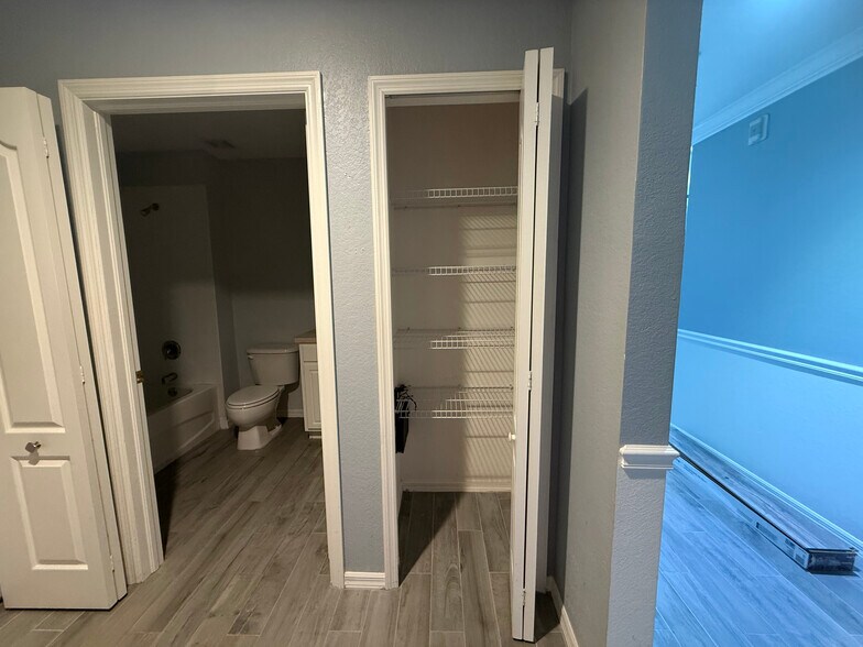 Building Photo - 6816 Sterling Greens Pl