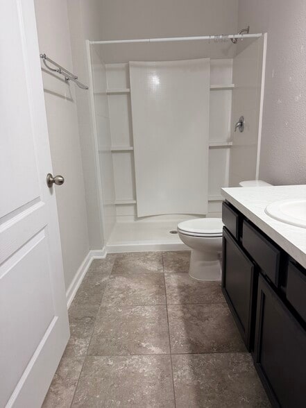 Master Bath - 200 Larkin Place