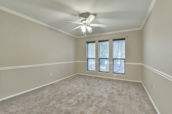 Building Photo - 20 Tulip Hill Ct