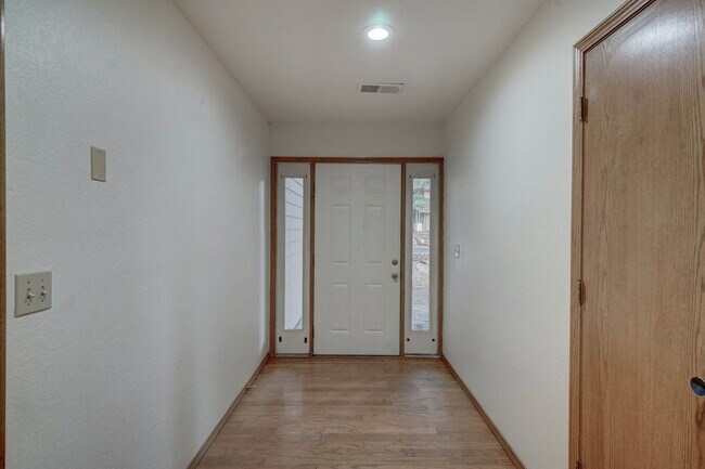 Building Photo - 1540 Spanish Moss Way